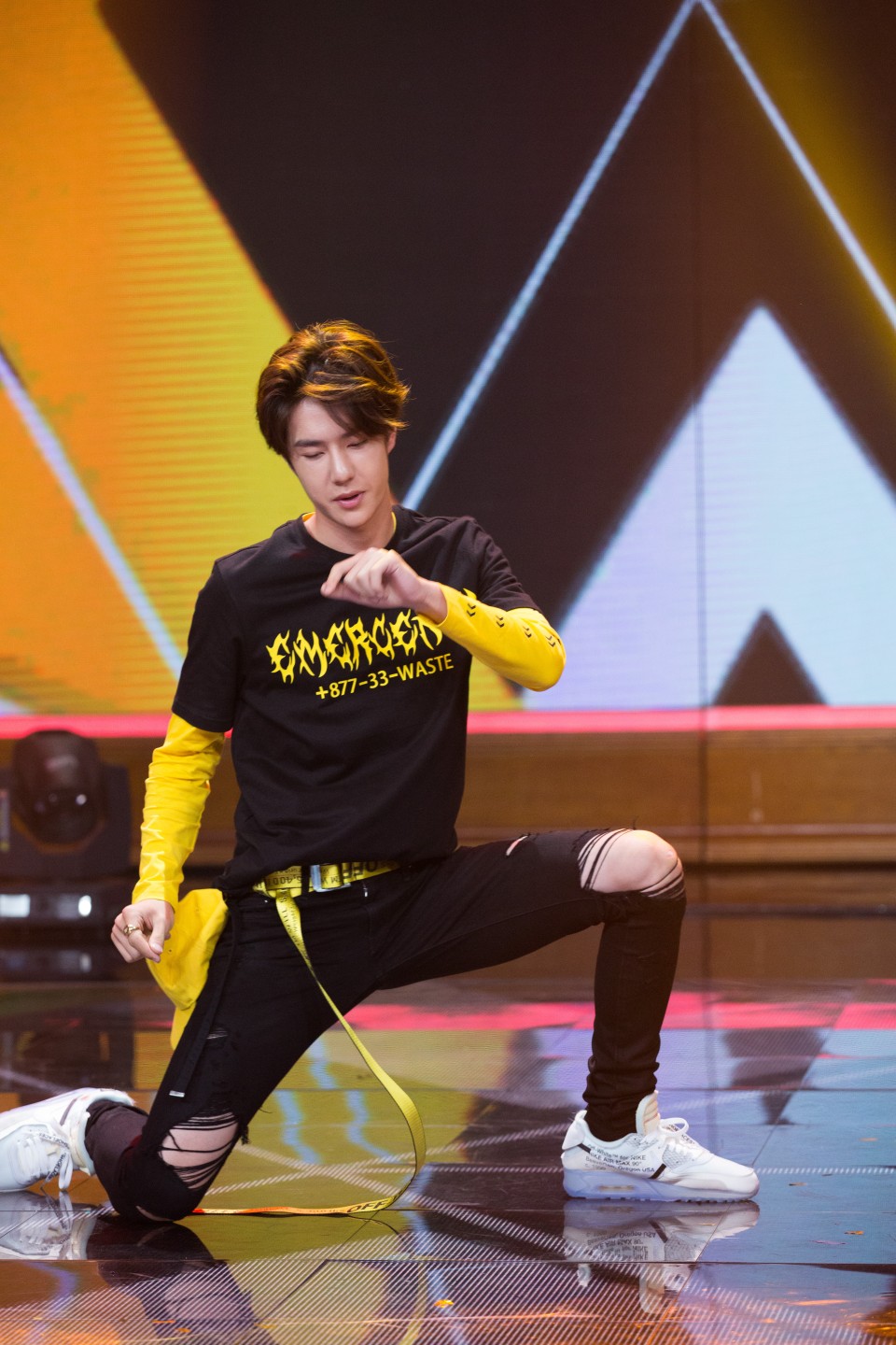 170922天天向上uniq王一博crlogo676767