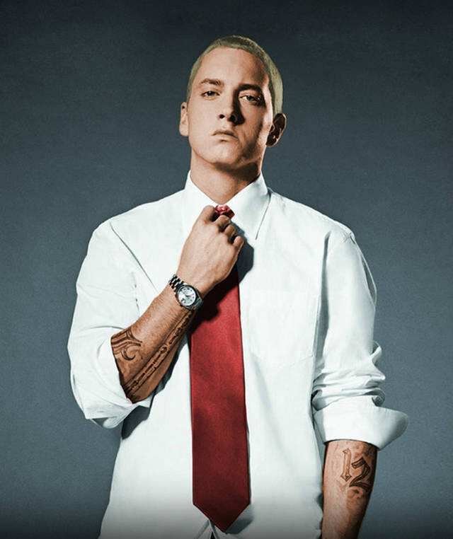 埃米纳姆（Eminem），本名马歇尔·布鲁斯·马瑟斯三世（Marshall Bruce Mathers III），1972年10月17日出生于美国密苏里州圣约瑟夫，美国说唱男歌手、词曲作者、唱片制作人、演员。