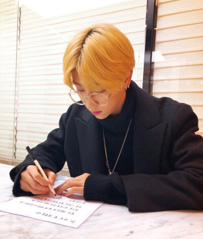 徐明浩（THE8）
❣️ⓈⒺⓋⒺⓃⓉⒺⒺⓃ❣️