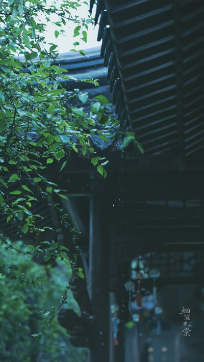 枕上诗书闲处好，门前风景雨来佳