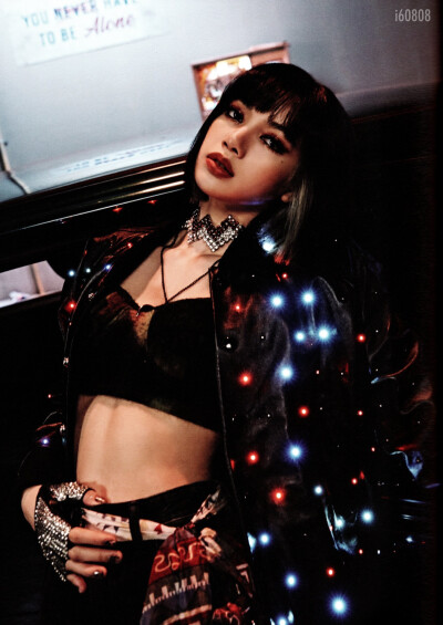 (｡･ω･｡)ﾉ♡
Lisa
BALCKPINK