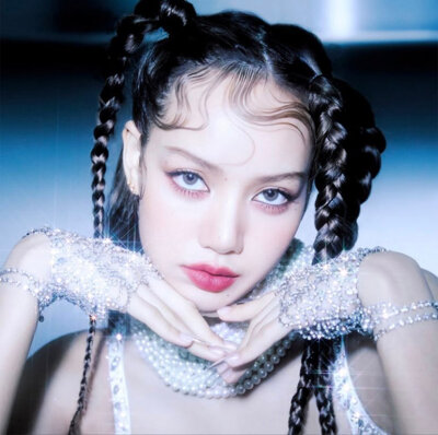 (｡･ω･｡)ﾉ♡
Lisa solo专辑
BALCKPINK