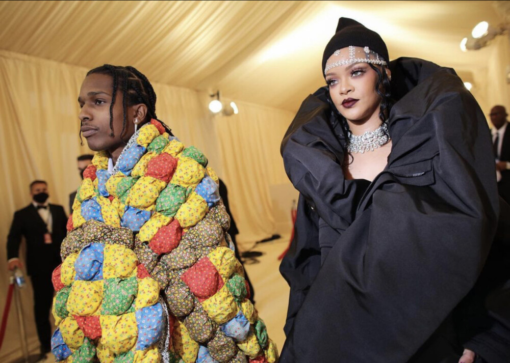 Met gala cp出场（A$AP Rocky&riri 萌德&卡妹 丁日&海莉）
