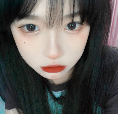 爱是本能根本不用教也都不傻他要是真的喜欢你不用你说也会自觉保持距离大方的公开比你更喜欢发朋友圈秀恩爱更不要说安全感.