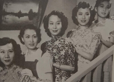 「光影留情」「五姊妹」1951
秦劍編劇、導演
黃曼梨、紅線女、小燕飛、周坤玲、曹敏兒