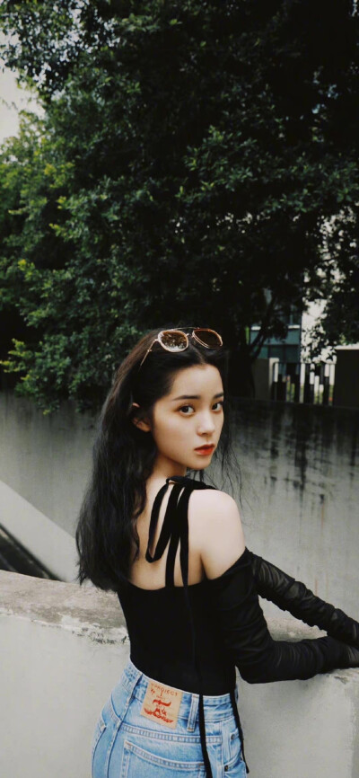 欧阳娜娜明星街拍壁纸 ​​​—dt失恋女主角谩