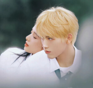 陈飞宇
《打火机与公主裙》