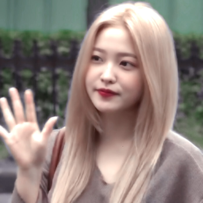 yeri // 梦羽
猜不到吧我的家在月亮上