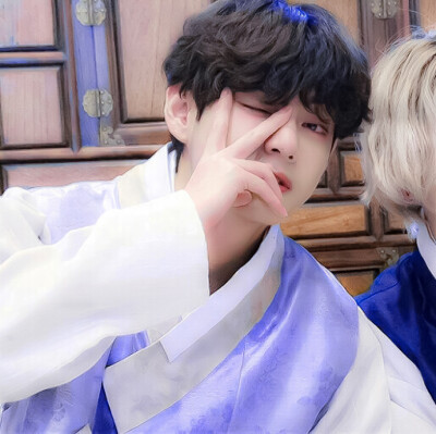 ：准时收看正泰中秋频道