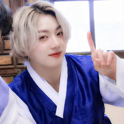 ：准时收看正泰中秋频道