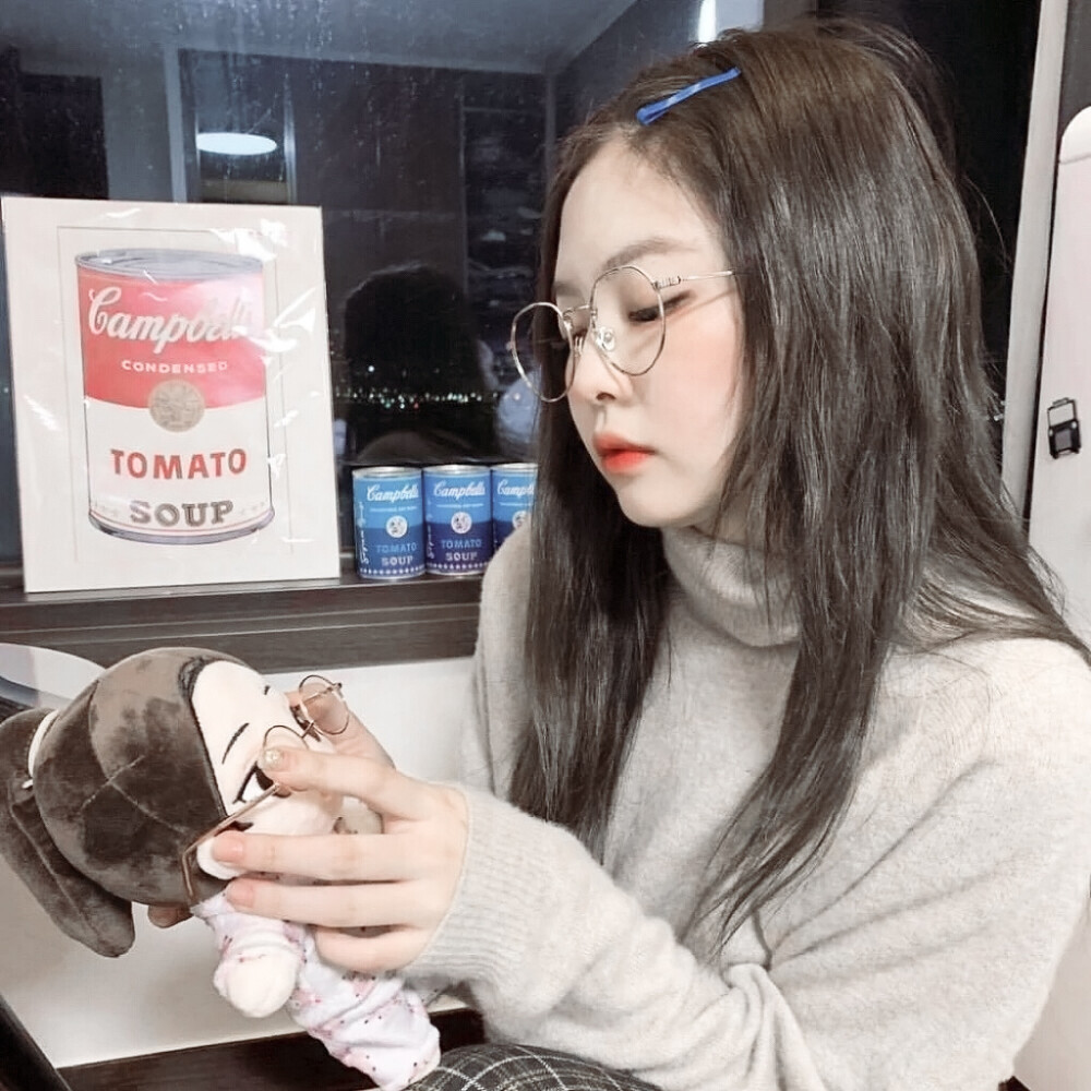 JENNIE。