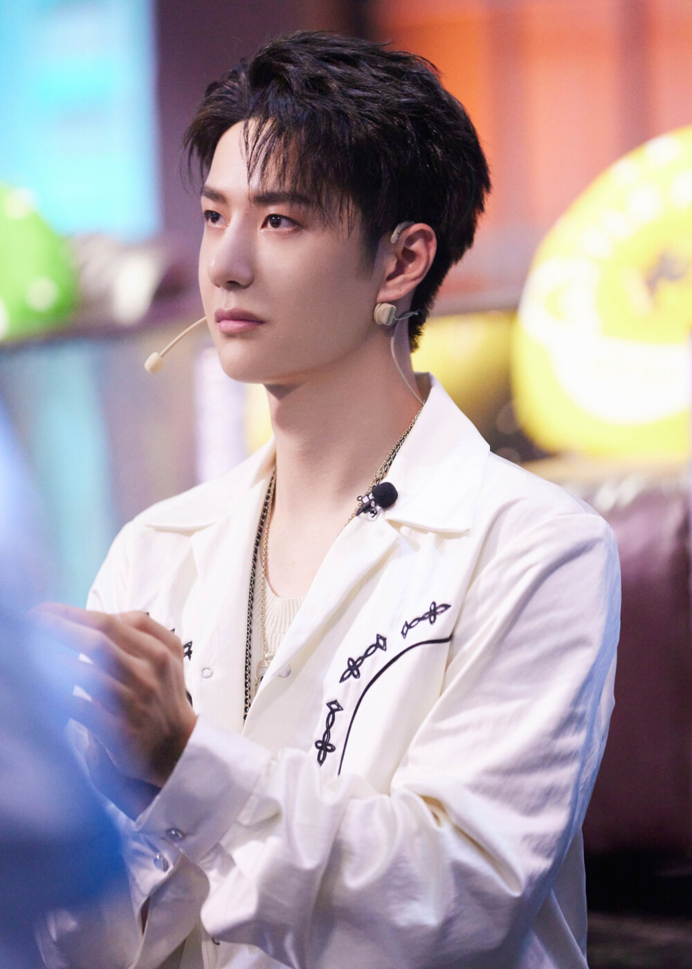 YIBO-OFFICIAL：
#王一博这就是街舞4#
一豹队长将带领“一波王炸”首波成员打响预演战，齐舞battle高能预警，技术细节层次十足。
舞台“侦探”@UNIQ-王一博 观察细致入微，精准剖析编舞构思，今天中午12点见！[求饶] ​​​