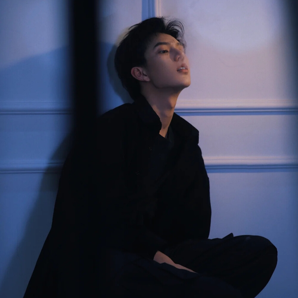 优质男头~
来源：晋哲许