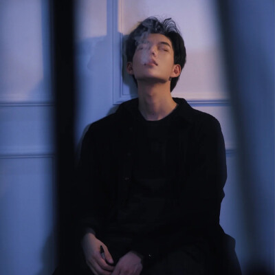 优质男头~
来源：晋哲许