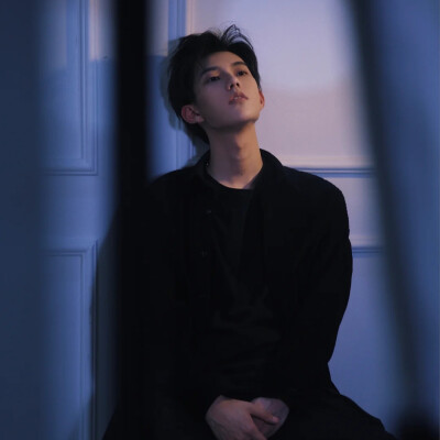 优质男头~
来源：晋哲许