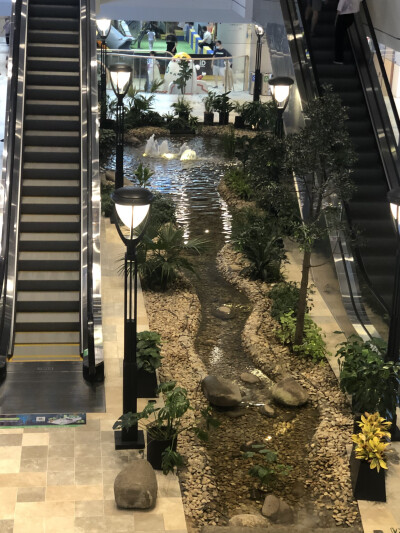 歌林公园一日游
整体环境可以，觉得孩子游玩的地方还是太少了，小孩子玩的东西的价格也还行