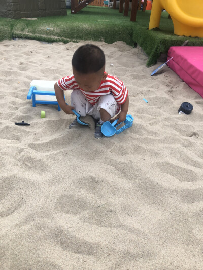 歌林公园一日游
整体环境可以，觉得孩子游玩的地方还是太少了，小孩子玩的东西的价格也还行