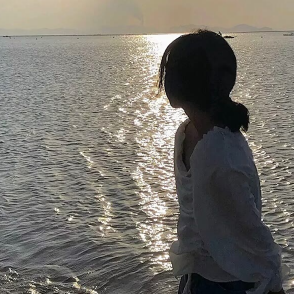 女頭 海邊