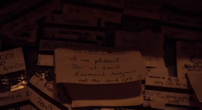 黄昏虽在，但少年已经离开了。