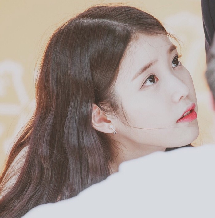 IU