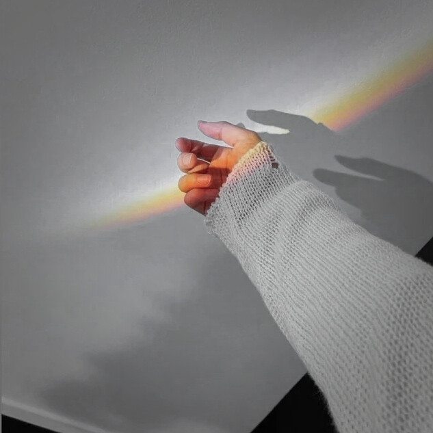 夜幕降临时 我的孤独弥漫在天空。