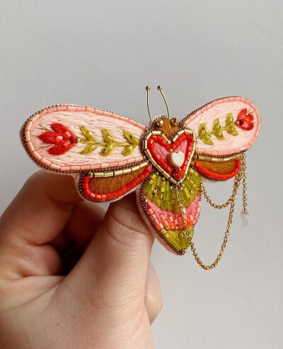 刺绣胸针，ins：magicalfern _ embroidery