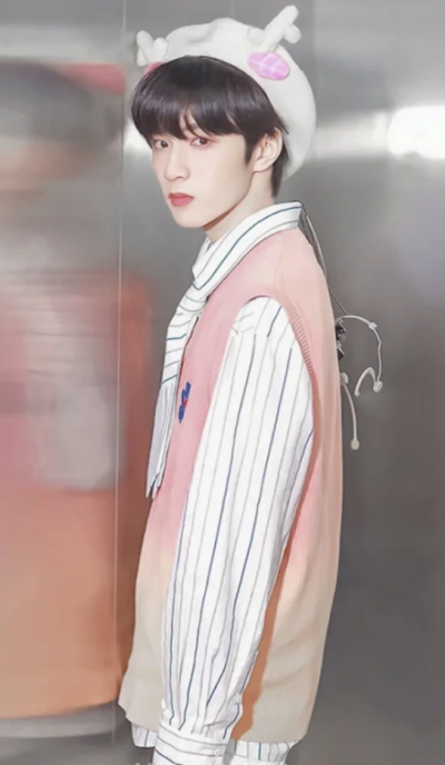 祝耀文生日快乐(u‿ฺu✿)