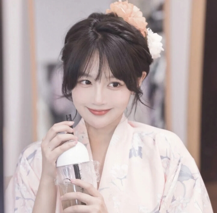 ◈艺术系女头
“等风起.等花开.等我们再次相遇.”