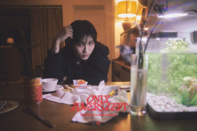 210924 承衍个人INS更新：
* ONLY LOVERS LEFT *
-2021.10.05-