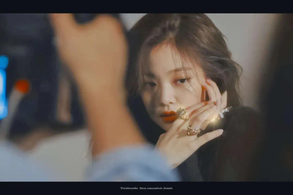 #向全世界安利jennie | 绝美图
️_❤丨⚔️品牌及新闻通稿认证个人所用物品带动
全球销量⚔️丨❖丨⚔️盖洛普连续2️⃣年获得队内 1️⃣⚔️丨❖丨⚔️女爱豆品牌评价
获得最多次数9️⃣次 1️⃣⚔️丨❖⚔️