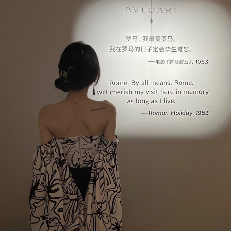 堆糖一婉（朋友圈背景图）
不知原作 取之网络 侵权删并致歉。