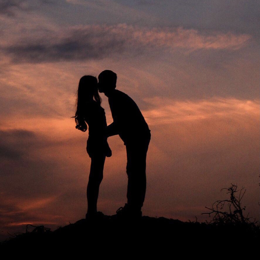 堆糖一婉（朋友圈背景图）
不知原作 取之网络 侵权删并致歉。