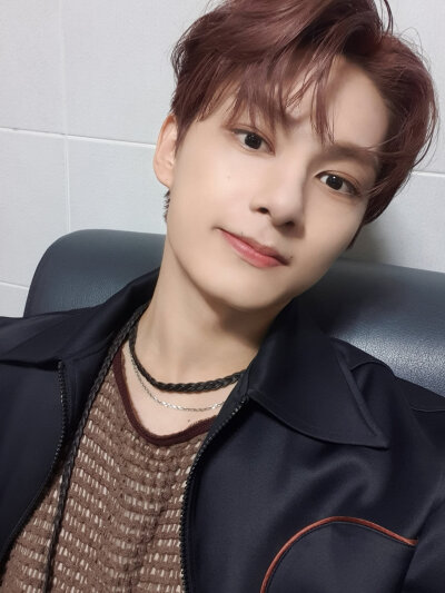 文俊辉（JUN）
❣️ⓈⒺⓋⒺⓃⓉⒺⒺⓃ❣️