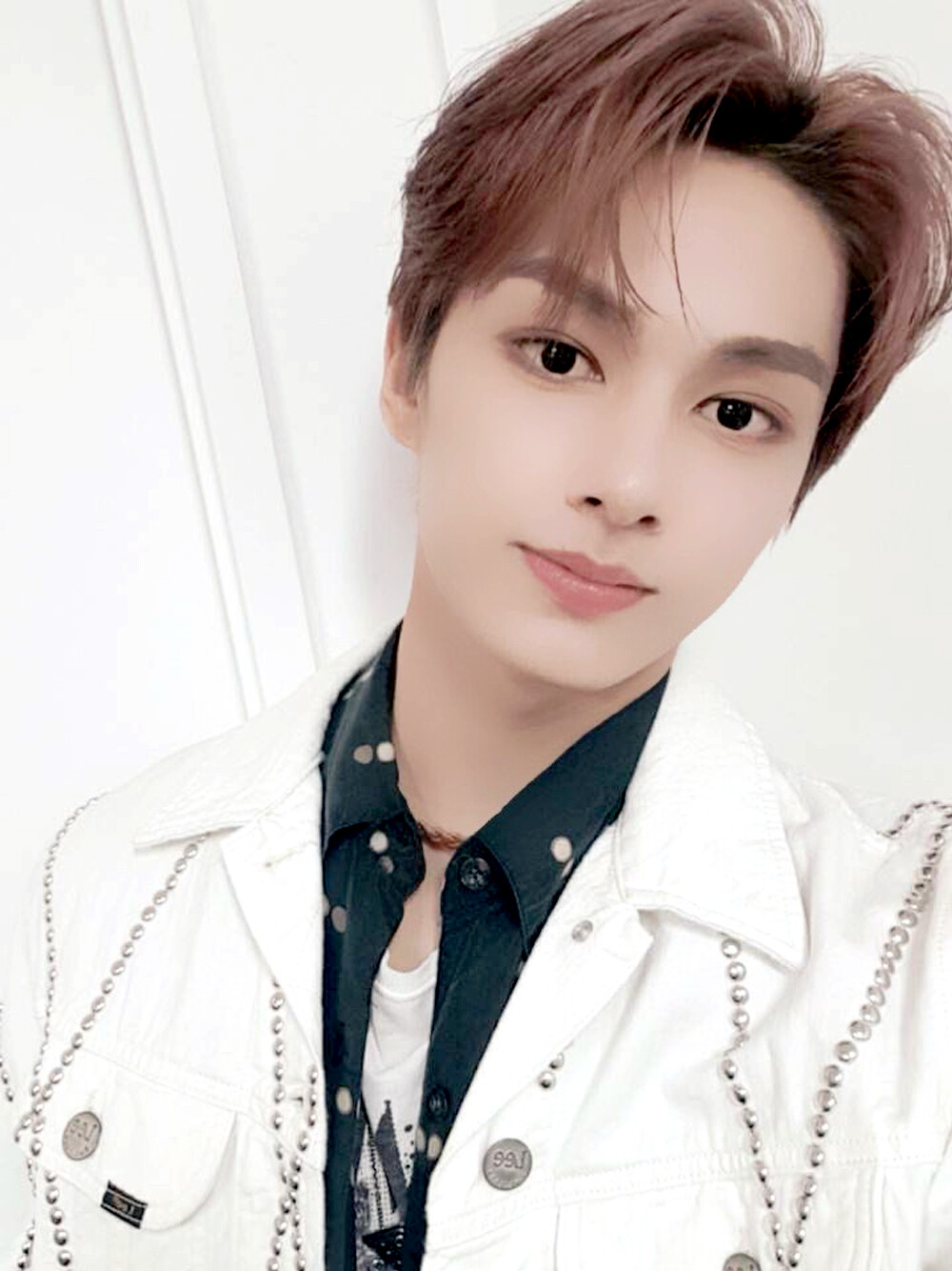 文俊辉（JUN）
❣️ⓈⒺⓋⒺⓃⓉⒺⒺⓃ❣️