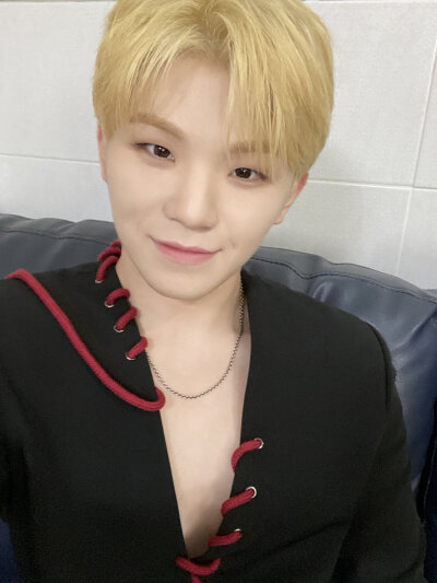 李知勋（WOOZI）
❣️ⓈⒺⓋⒺⓃⓉⒺⒺⓃ❣️