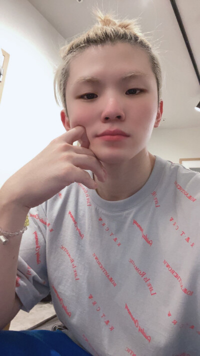 李知勋（WOOZI）
❣️ⓈⒺⓋⒺⓃⓉⒺⒺⓃ❣️