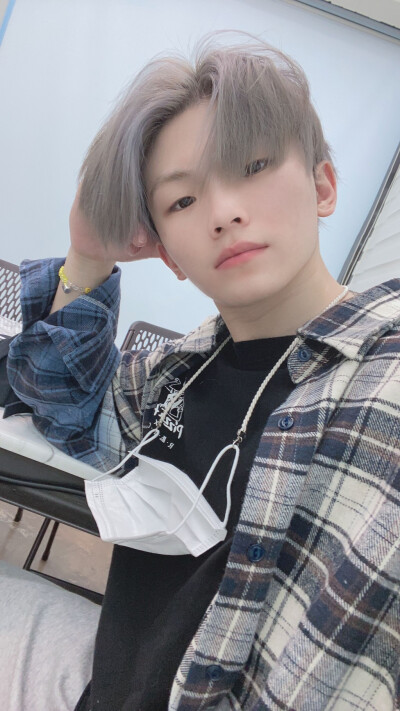 李知勋（WOOZI）
❣️ⓈⒺⓋⒺⓃⓉⒺⒺⓃ❣️