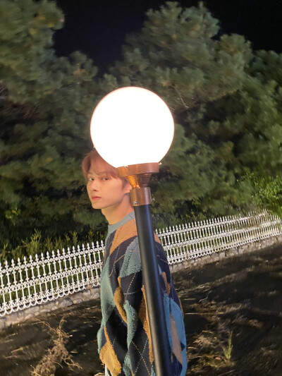 文俊辉（JUN）
❣️ⓈⒺⓋⒺⓃⓉⒺⒺⓃ❣️