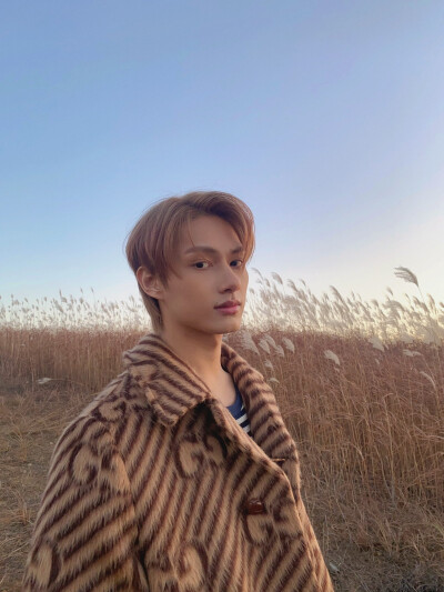 文俊辉（JUN）
❣️ⓈⒺⓋⒺⓃⓉⒺⒺⓃ❣️