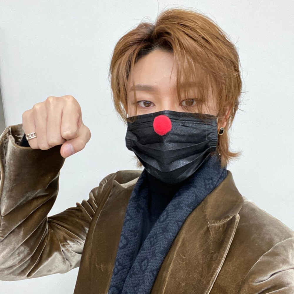 徐明浩（THE8）
❣️ⓈⒺⓋⒺⓃⓉⒺⒺⓃ❣️