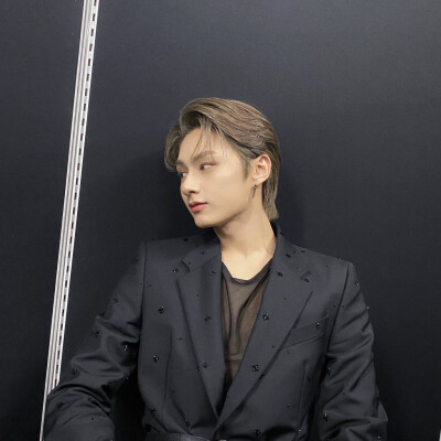 文俊辉（JUN）
❣️ⓈⒺⓋⒺⓃⓉⒺⒺⓃ❣️