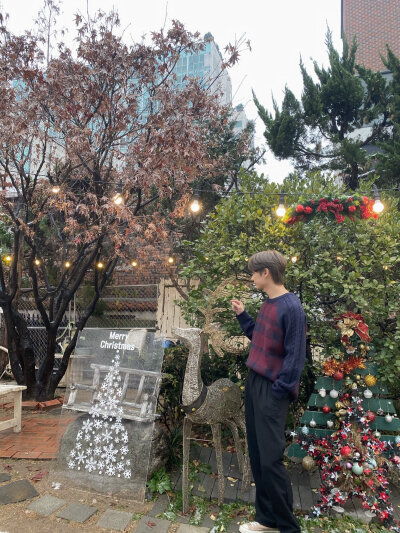 文俊辉（JUN）
❣️ⓈⒺⓋⒺⓃⓉⒺⒺⓃ❣️