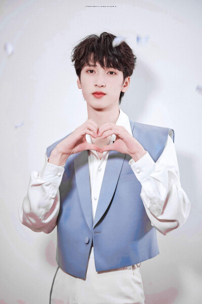  TNT时代少年团，一《我喜欢你》