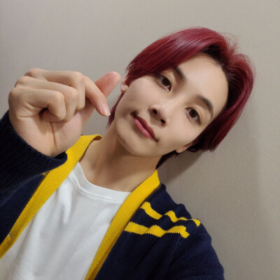 尹净汉（JEONGHAN）
❣️ⓈⒺⓋⒺⓃⓉⒺⒺⓃ❣️