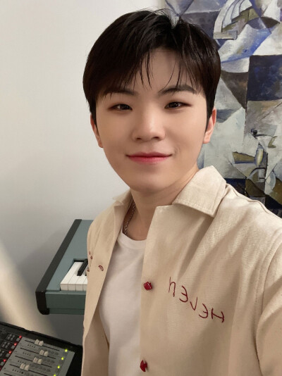 李知勋（WOOZI）
❣️ⓈⒺⓋⒺⓃⓉⒺⒺⓃ❣️