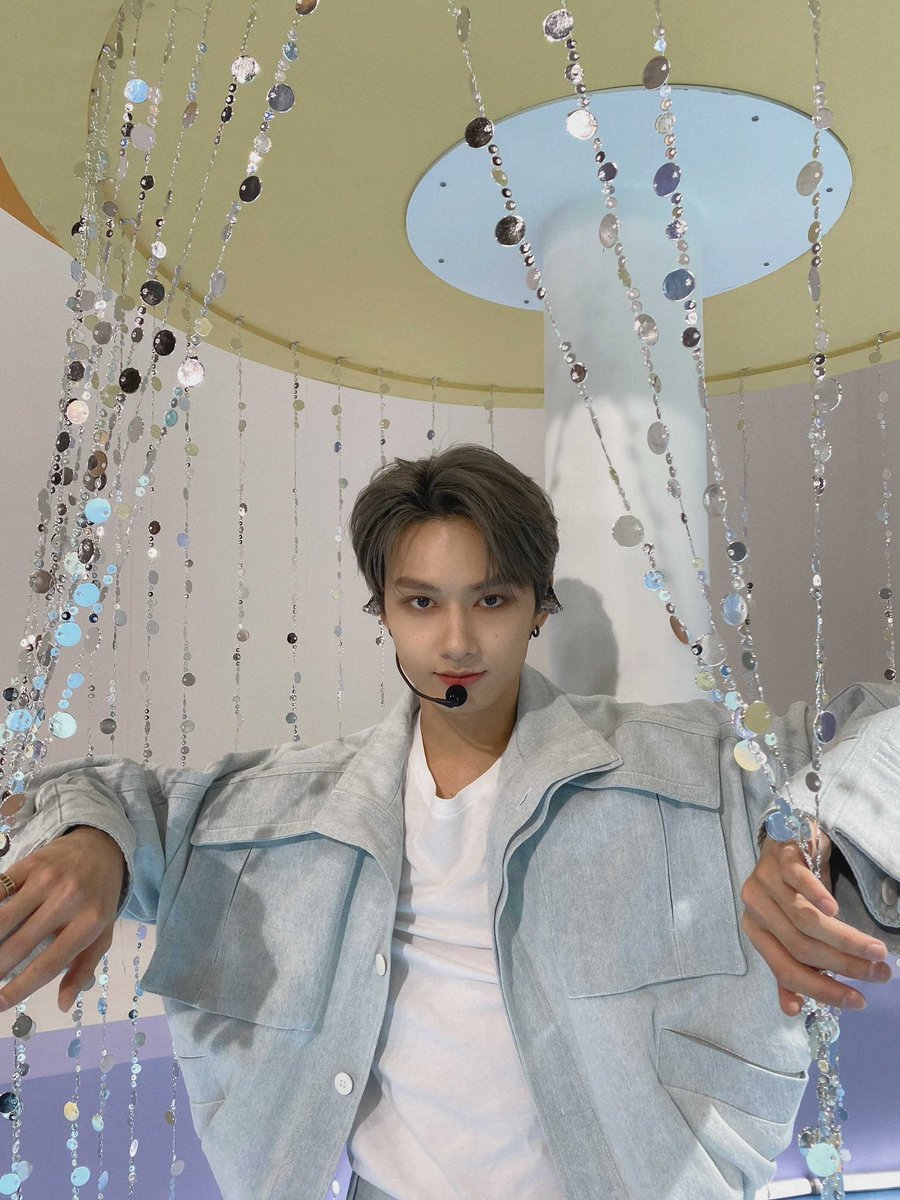 文俊辉（JUN）
❣️ⓈⒺⓋⒺⓃⓉⒺⒺⓃ❣️