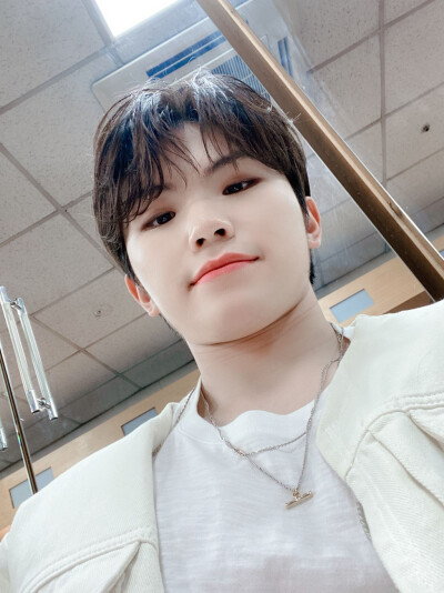 李知勋（WOOZI）
❣️ⓈⒺⓋⒺⓃⓉⒺⒺⓃ❣️