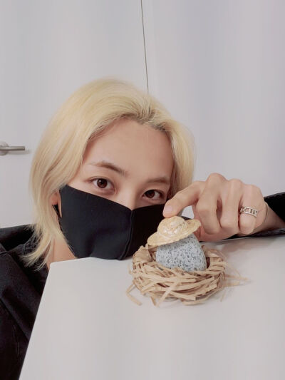 尹净汉（JEONGHAN）
❣️ⓈⒺⓋⒺⓃⓉⒺⒺⓃ❣️