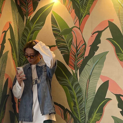 徐明浩（THE8）
❣️ⓈⒺⓋⒺⓃⓉⒺⒺⓃ❣️