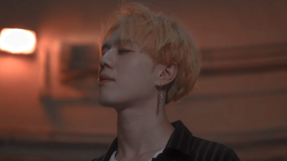 _橙光素材|小说素材
_男主|男配
MV：《You Are》